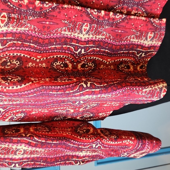 Sanctuary Red & Cream Patterned Button-Down Blouse - Picture 6 of 13